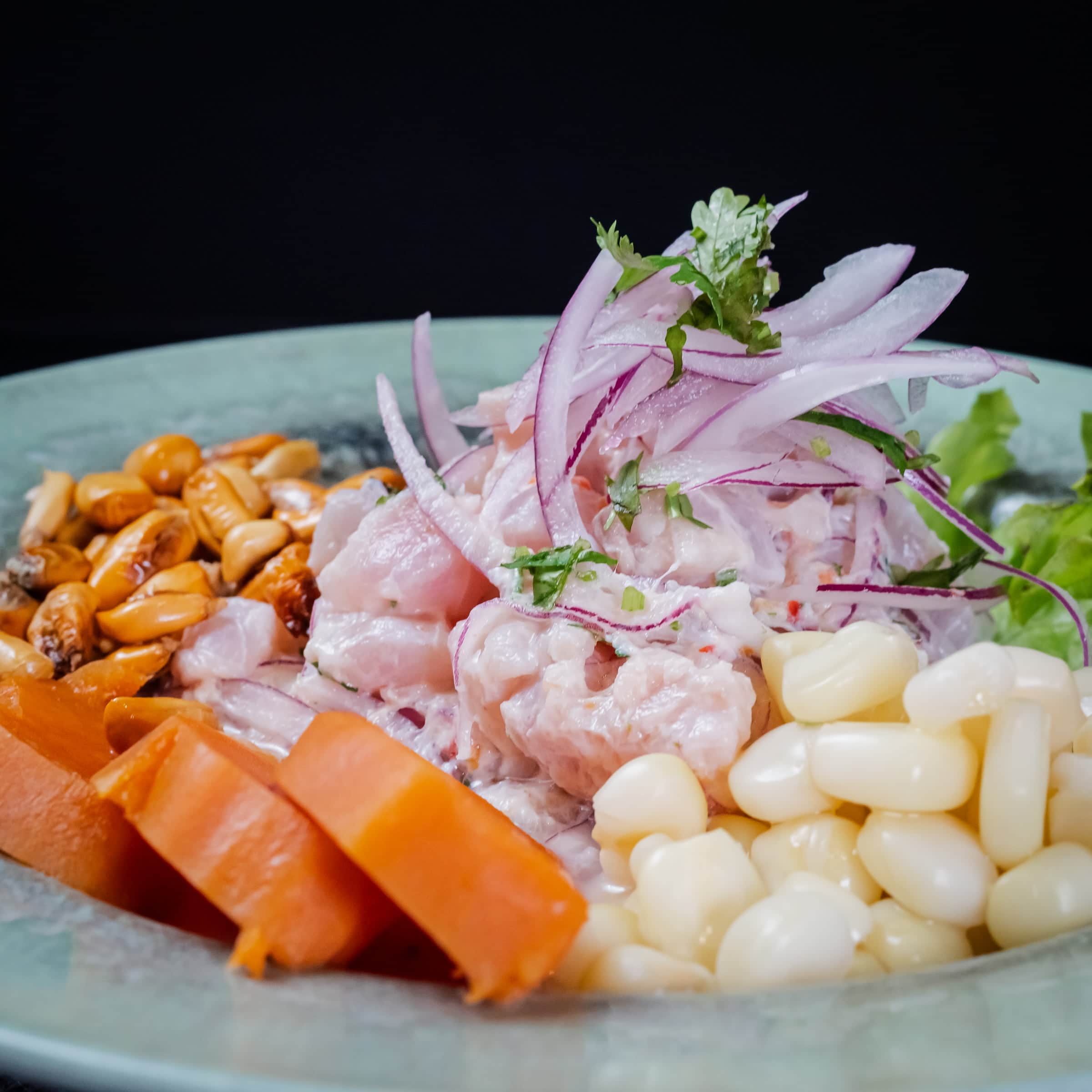 Ceviche norteño con camote, choclo y canchita